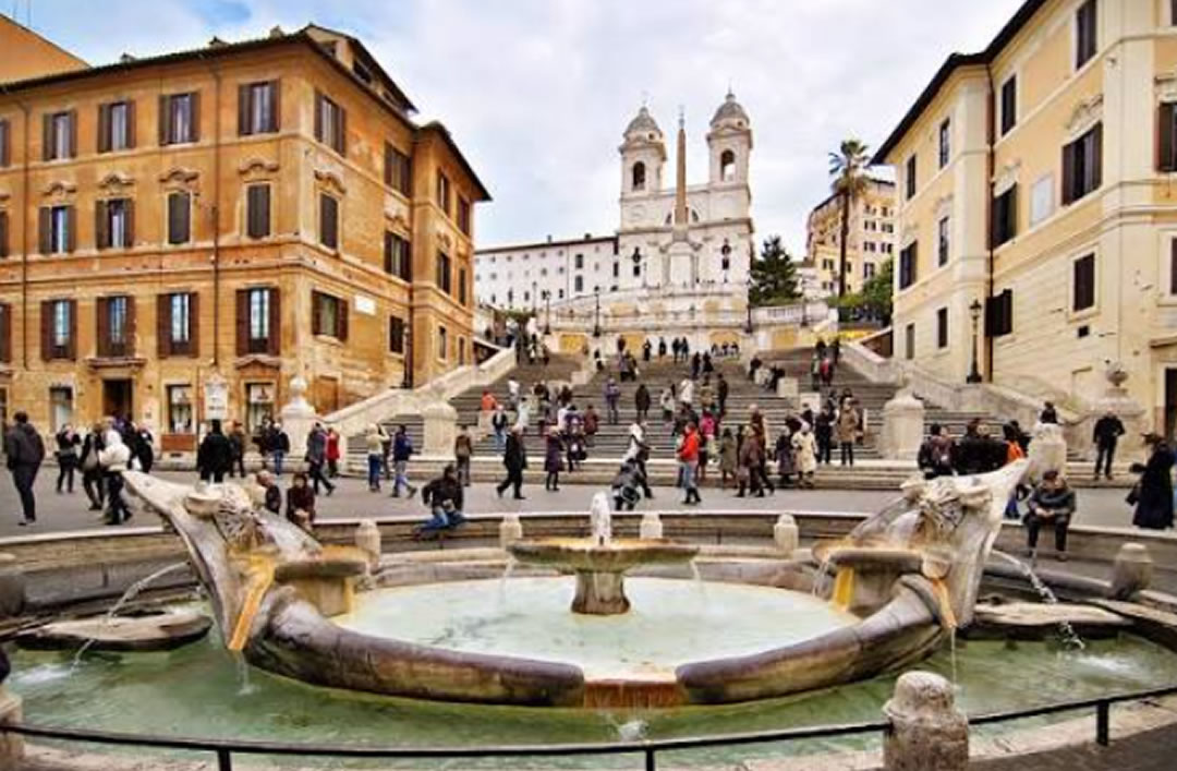 La Plaza de España y la Escalinata de Trinità dei Monti: Elegancia y Moda en el Corazón de Roma