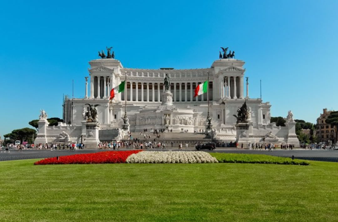 El Monumento a Víctor Manuel II (Altare della Patria): La Gran Terraza Panorámica de Roma